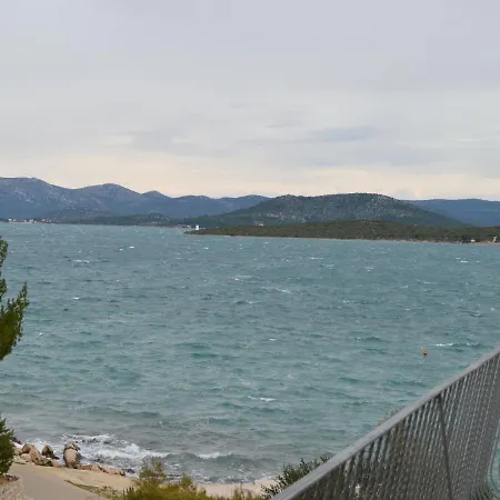 Biba Ille-ilic 3* Betina (Sibenik-Knin)