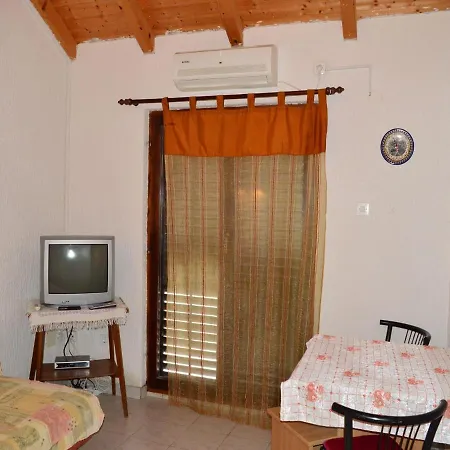 Biba Ille-ilic Guest house Betina (Sibenik-Knin)